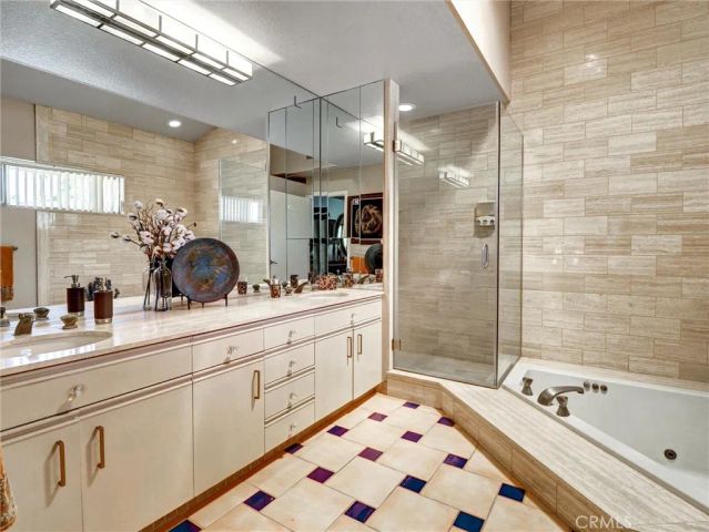 208 Kavenish Drive South, Rancho Mirage, CA 92270