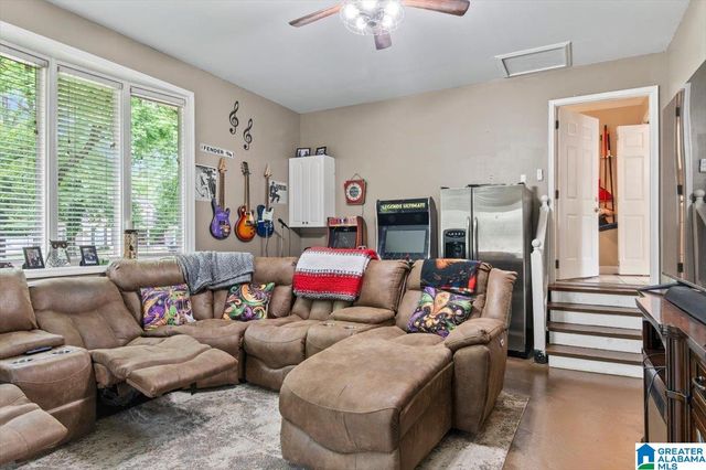 2113 WREN AVENUE, Cullman, AL 35055