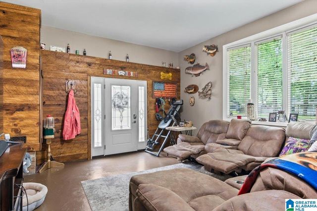 2113 WREN AVENUE, Cullman, AL 35055