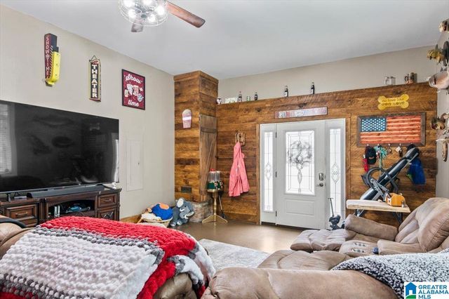 2113 WREN AVENUE, Cullman, AL 35055