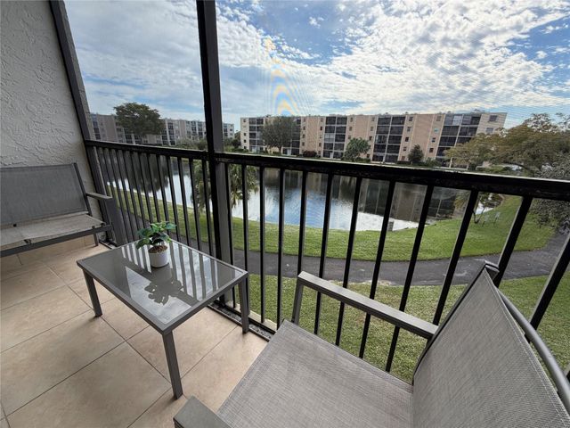 7940 NW 50th St 305, Lauderhill, FL 33351