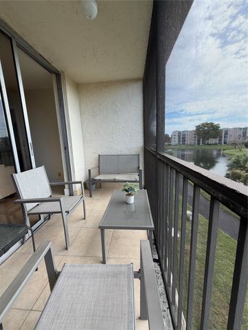 7940 NW 50th St 305, Lauderhill, FL 33351