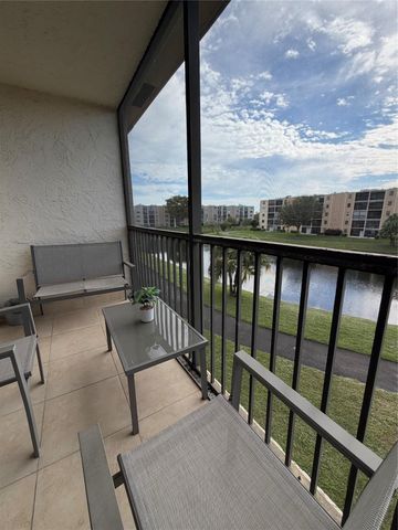 7940 NW 50th St 305, Lauderhill, FL 33351