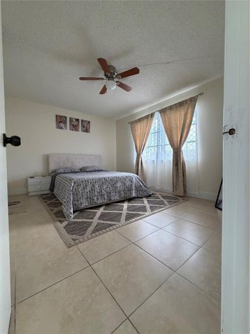 7940 NW 50th St 305, Lauderhill, FL 33351