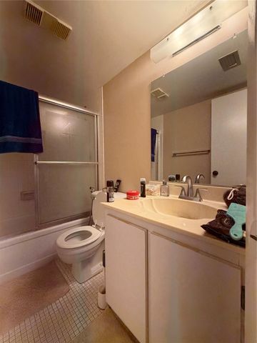 7940 NW 50th St 305, Lauderhill, FL 33351