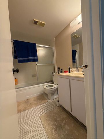 7940 NW 50th St 305, Lauderhill, FL 33351