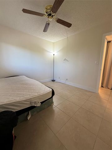 7940 NW 50th St 305, Lauderhill, FL 33351