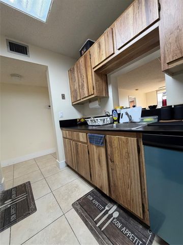 7940 NW 50th St 305, Lauderhill, FL 33351