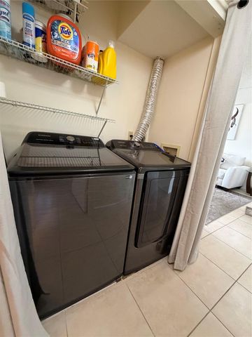 7940 NW 50th St 305, Lauderhill, FL 33351