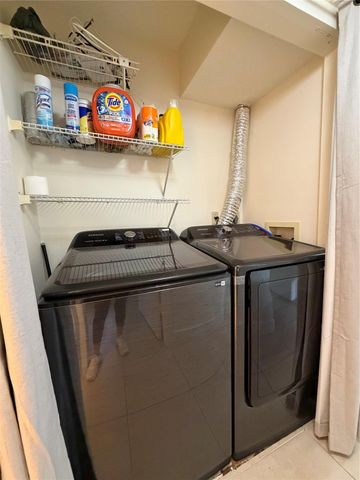 7940 NW 50th St 305, Lauderhill, FL 33351