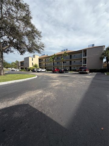 7940 NW 50th St 305, Lauderhill, FL 33351