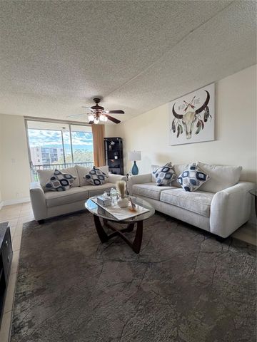 7940 NW 50th St 305, Lauderhill, FL 33351