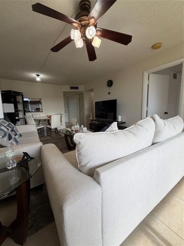 7940 NW 50th St 305, Lauderhill, FL 33351