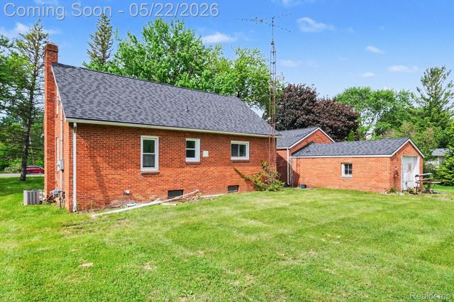 1093 W Maple Avenue, Mundy Township, MI 48507