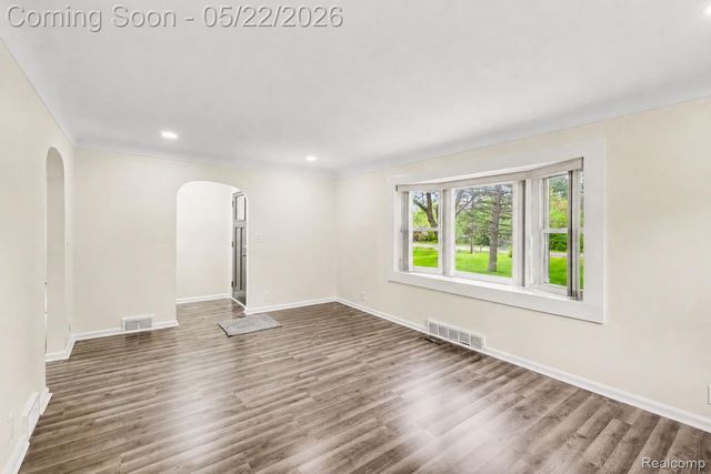 1093 W Maple Avenue, Mundy Township, MI 48507