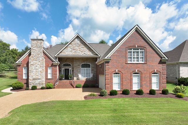 1017 Dorset Dr, Hendersonville, TN 37075