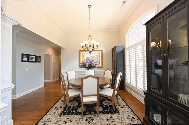 1017 Dorset Dr, Hendersonville, TN 37075