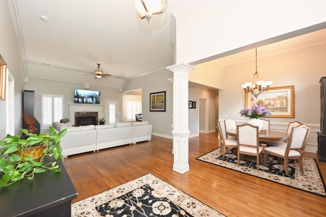 1017 Dorset Dr, Hendersonville, TN 37075