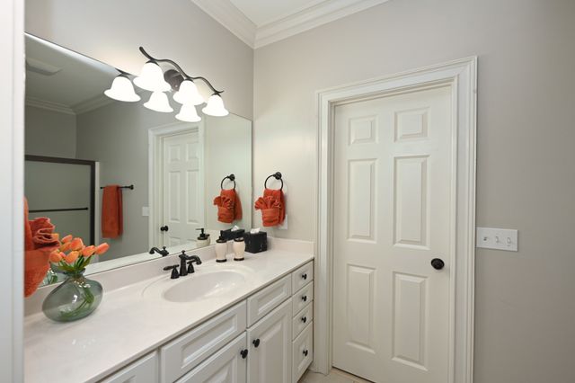 1017 Dorset Dr, Hendersonville, TN 37075