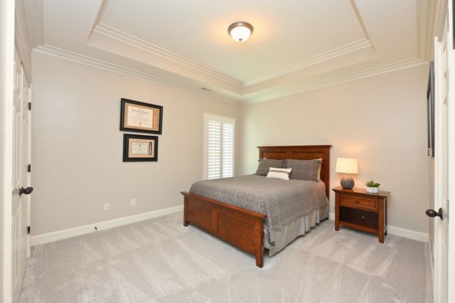1017 Dorset Dr, Hendersonville, TN 37075