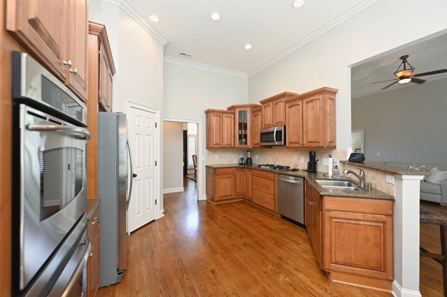 1017 Dorset Dr, Hendersonville, TN 37075