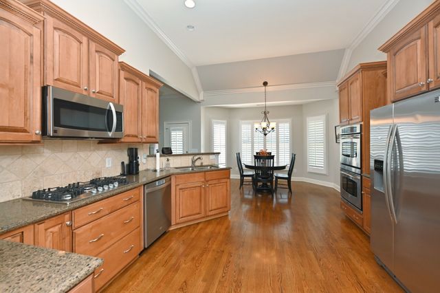 1017 Dorset Dr, Hendersonville, TN 37075
