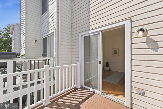 22055 MANNING SQ, Sterling, VA 20166