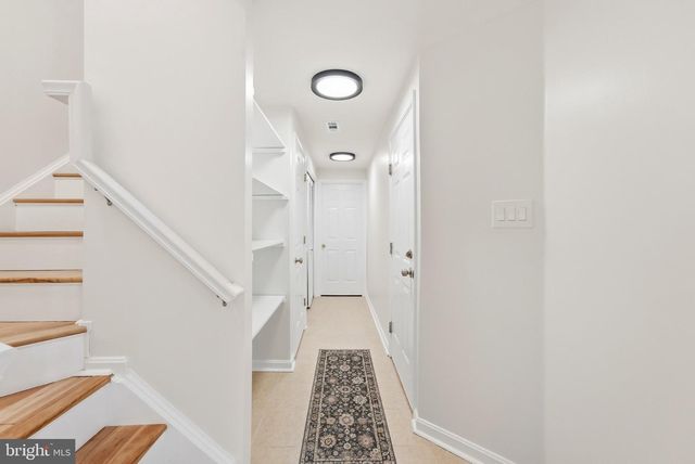 22055 MANNING SQ, Sterling, VA 20166