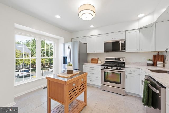 22055 MANNING SQ, Sterling, VA 20166
