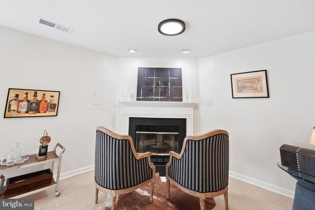 22055 MANNING SQ, Sterling, VA 20166