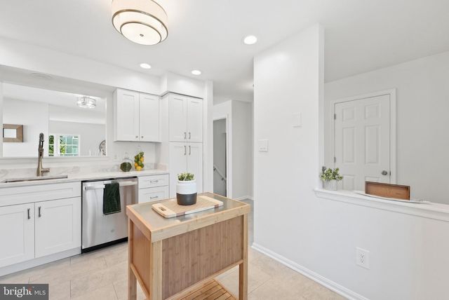 22055 MANNING SQ, Sterling, VA 20166