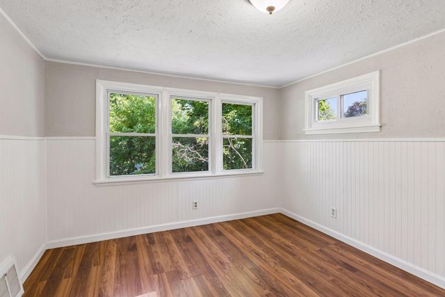 2442 Stewart Avenue, Saint Paul, MN 55116