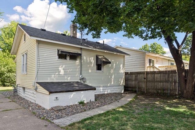 2442 Stewart Avenue, Saint Paul, MN 55116