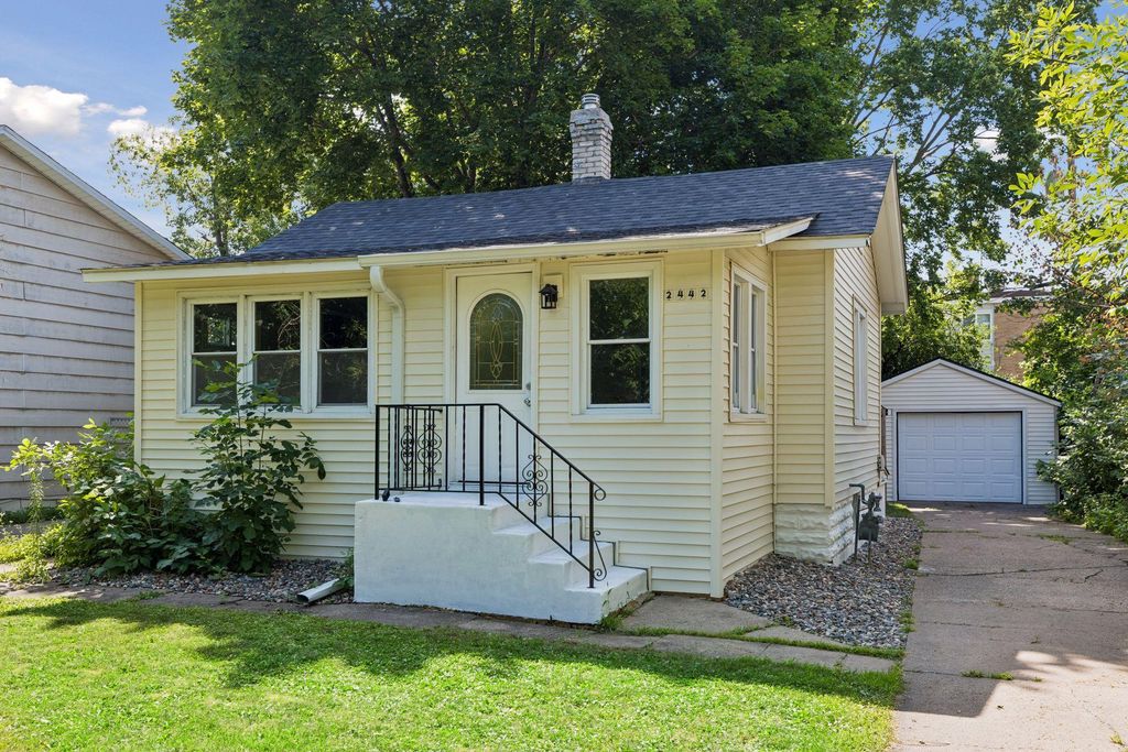 2442 Stewart Avenue, Saint Paul, MN 55116