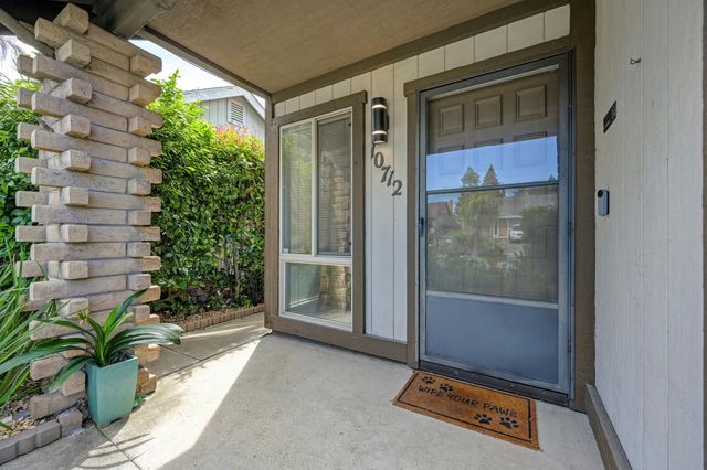 10712 Sterling Wood Way, Rancho Cordova, CA 95670
