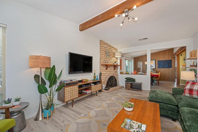 10712 Sterling Wood Way, Rancho Cordova, CA 95670