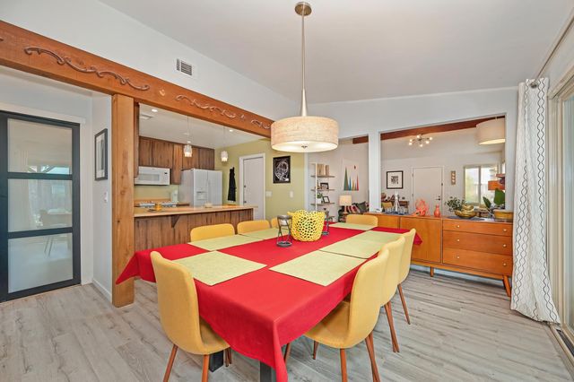 10712 Sterling Wood Way, Rancho Cordova, CA 95670