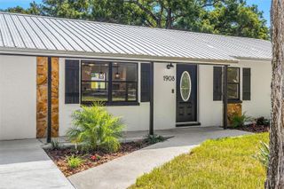 1908 N BARNES STREET, Plant City, FL 33563