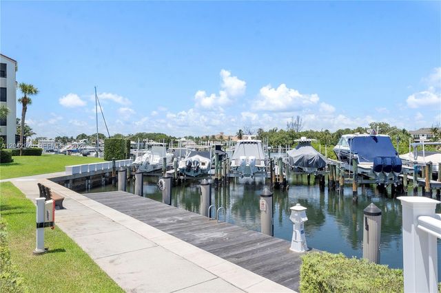 522 Oak Harbour Drive 522, Juno Beach, FL 33408