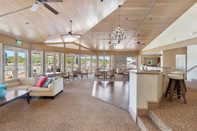 522 Oak Harbour Drive 522, Juno Beach, FL 33408