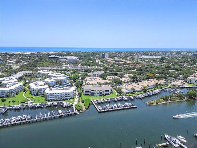 522 Oak Harbour Drive 522, Juno Beach, FL 33408