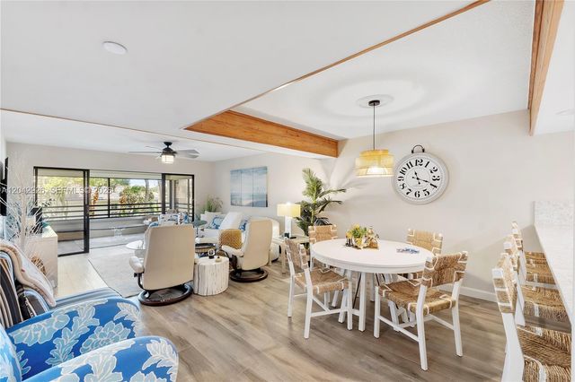 522 Oak Harbour Drive 522, Juno Beach, FL 33408