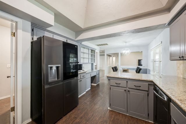 10201 Glendover Avenue, Oklahoma City, OK 73162