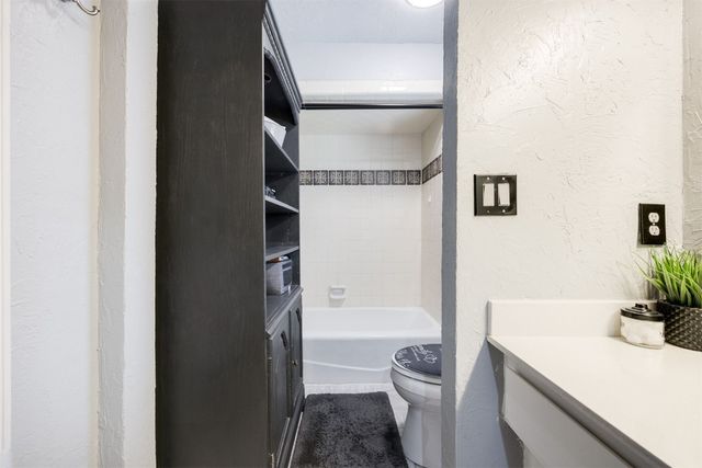 10201 Glendover Avenue, Oklahoma City, OK 73162