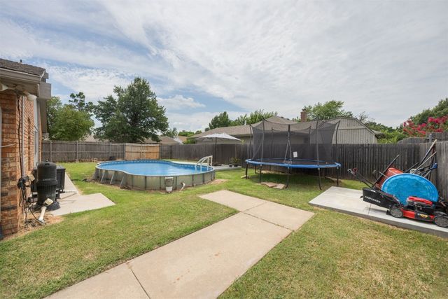 10201 Glendover Avenue, Oklahoma City, OK 73162
