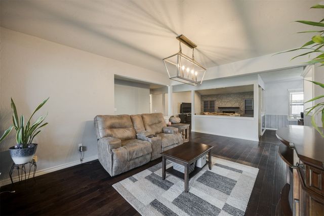 10201 Glendover Avenue, Oklahoma City, OK 73162