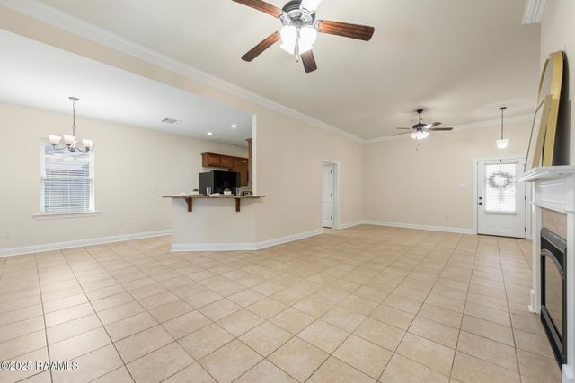 103 Sun Ridge Street, Youngsville, LA 70592