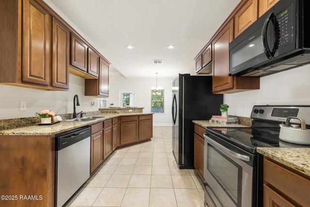 103 Sun Ridge Street, Youngsville, LA 70592