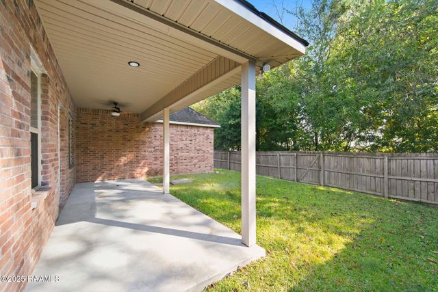 103 Sun Ridge Street, Youngsville, LA 70592