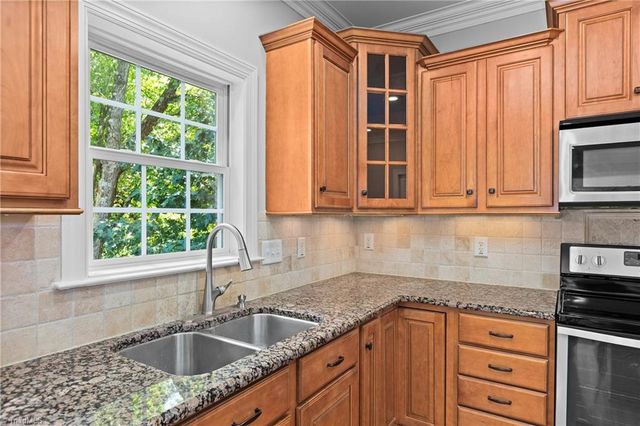 1797 Ramhurst Drive, Clemmons, NC 27012